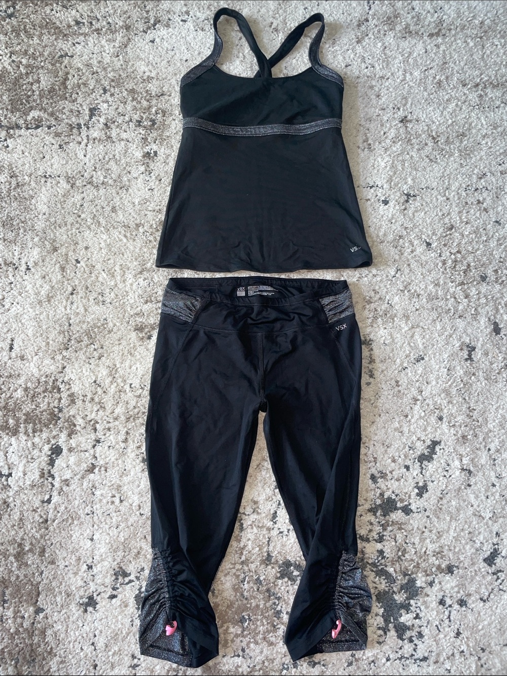 VSX WORKOUT SET! Black Cropped Leggings, Size: Medium top, size: small!
